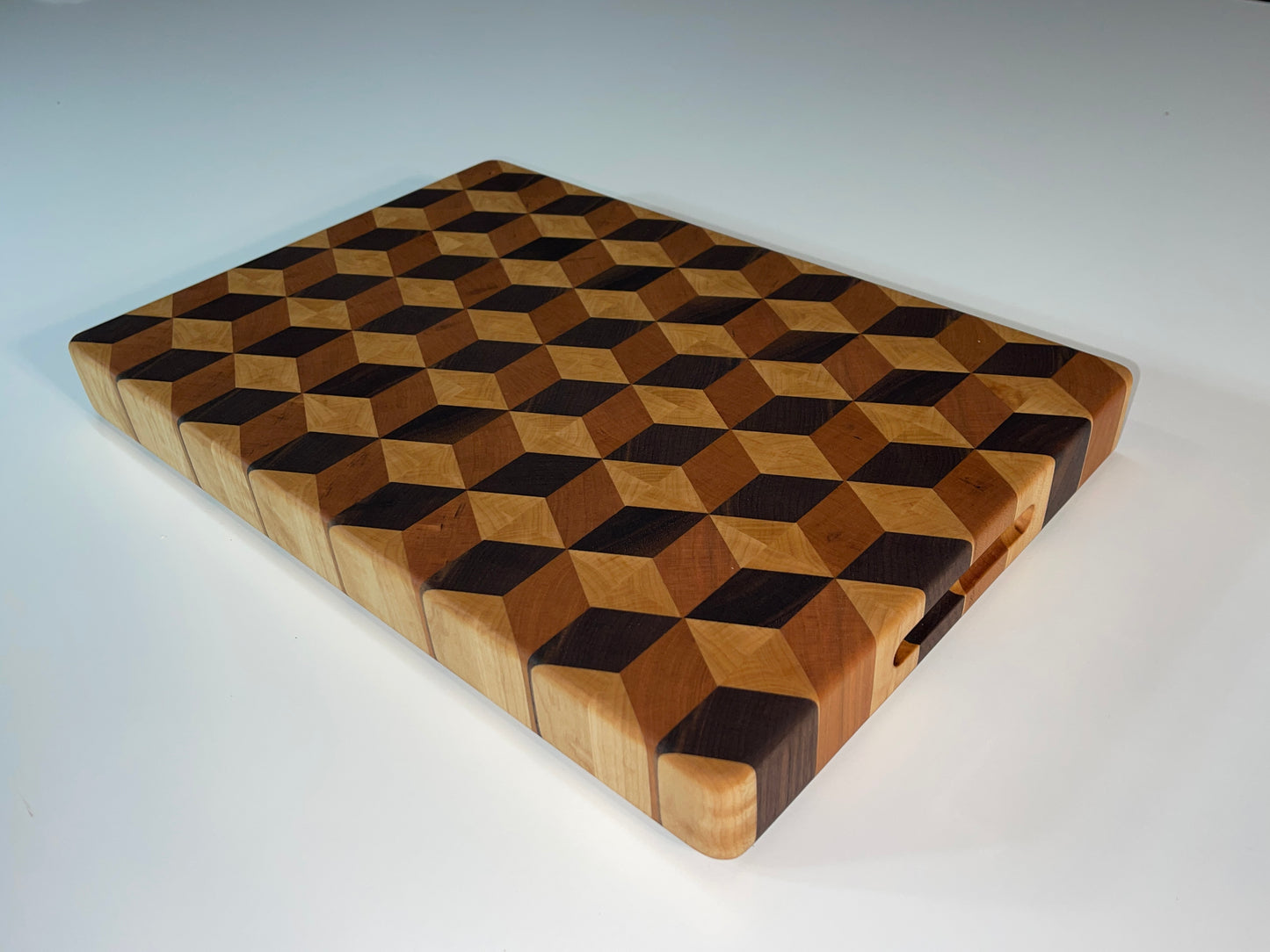 3D cube designer chopping board, designed for everyday use. uplift kitchen design and make perfect Gift ideas for weddings, housewarmings,corporate and special gifts.