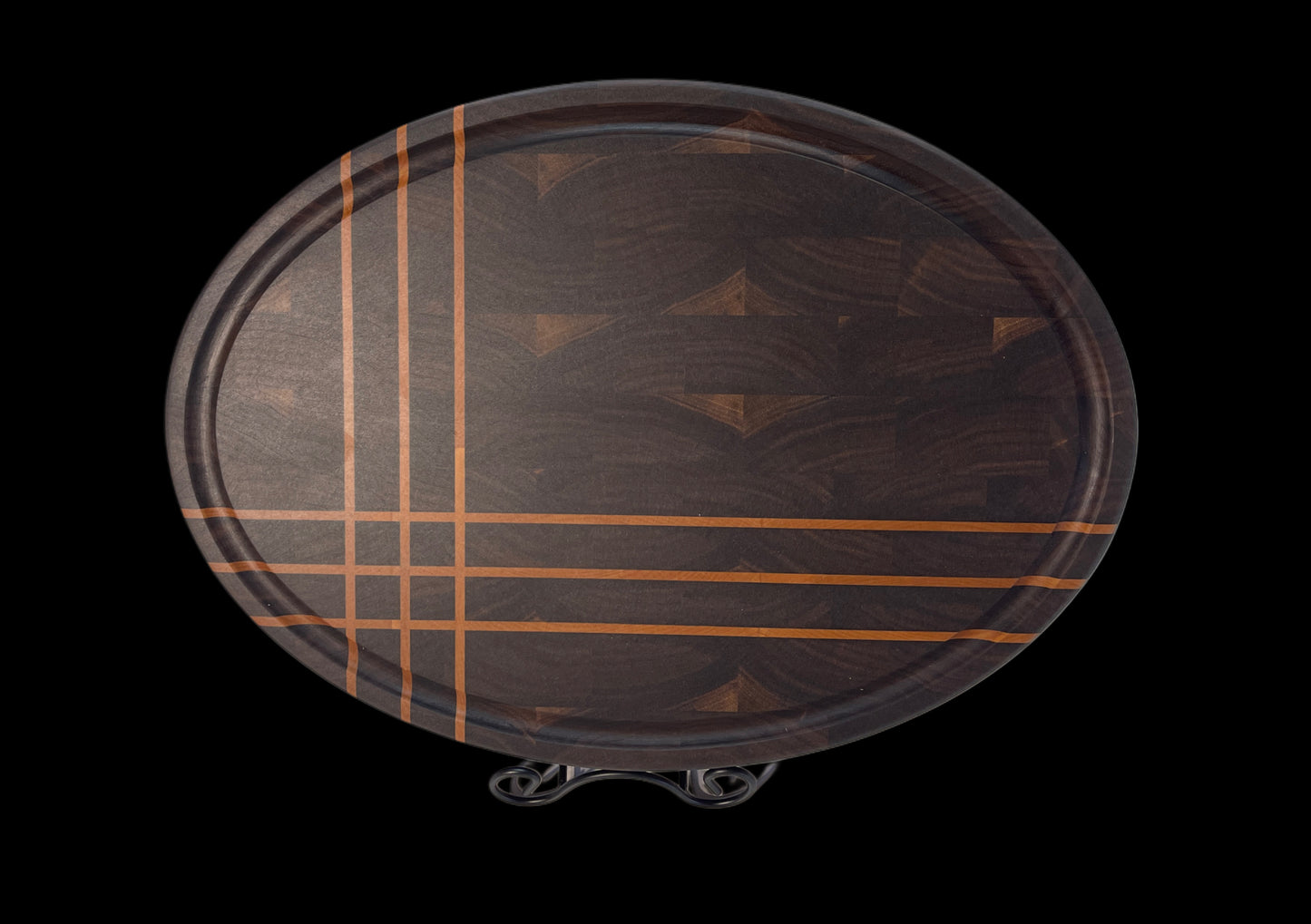 Large Oval End-Grain chopping board designed for food preparation and entertaining. perfect for luxury kitchens and special gifting