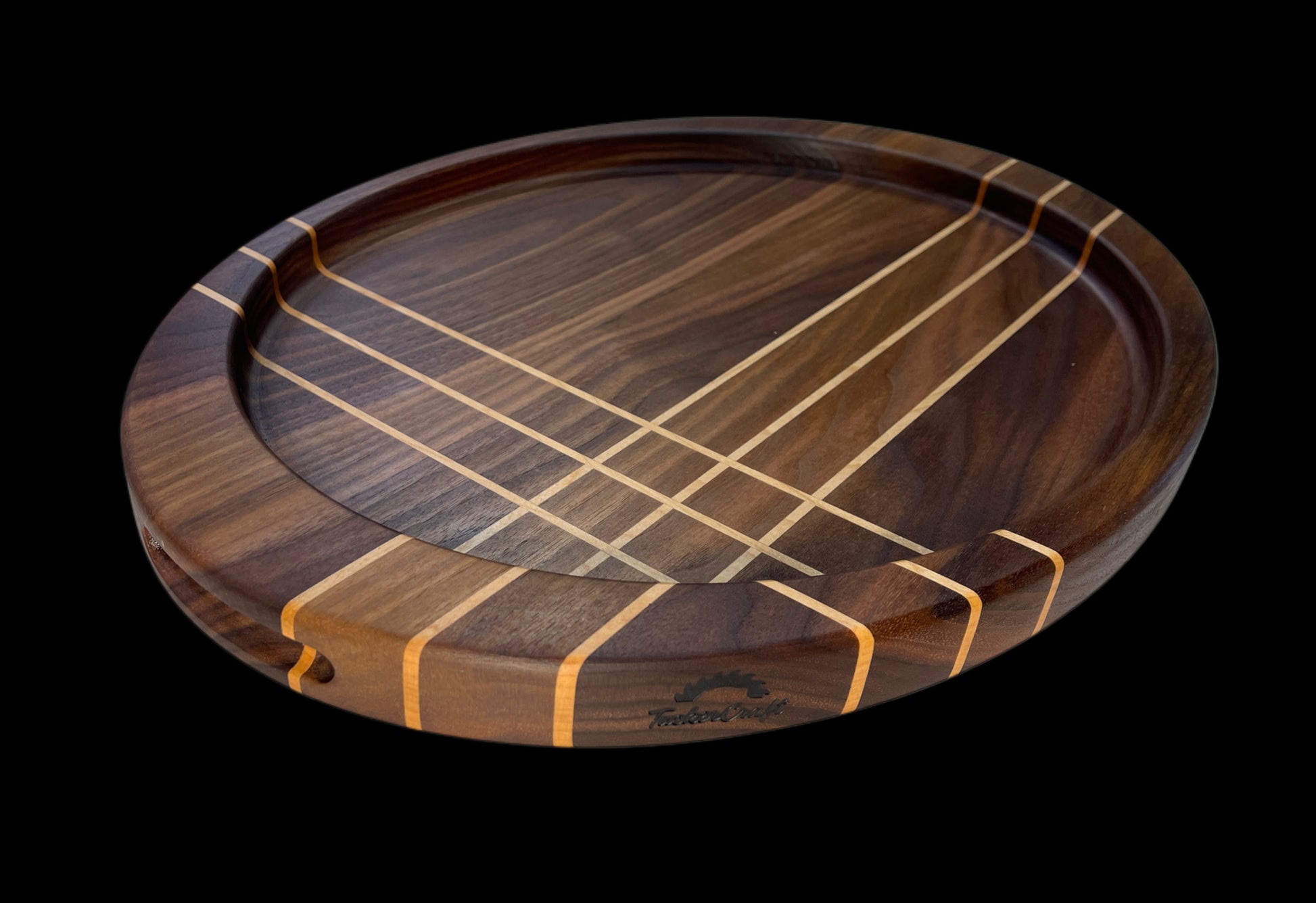 Handmade oval pattern charcuterie / cheese boards. Made from premium hardwoods Walnut & Maple . Ideal for home entertaining and gifting, including weddings, housewarming, corporate and special gifts for him & he